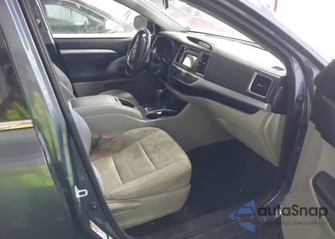 2015 Toyota Highlander Le V6 z USA, uszkodzony, nr VIN 5TDBKRFHXFS161689